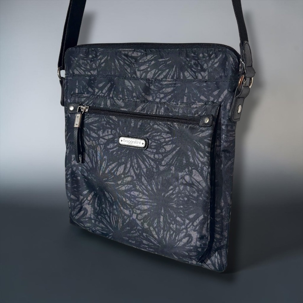 Baggallini Crossbody Bag Black Grey Floral Leaf Nylon Travel Messenger Pocketed
